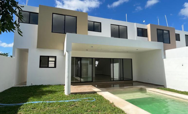 Venta Casa en Conkal al norte de Merida, en privada, con recámara en PB