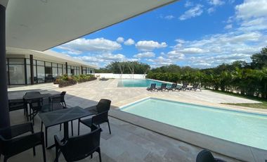 Venta Casa en Conkal al norte de Merida, en privada, con recámara en PB