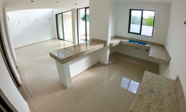 Venta Casa en Conkal al norte de Merida, en privada, con recámara en PB