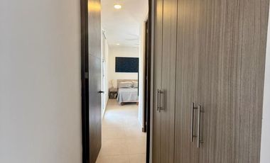 CASA EN VENTA EN ESQUINA CON PANALERES SOLARES EN PRIVADA BOTÁNICO RESIDENCIAL.