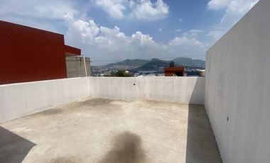 CASA EN VENTA, LOMAS BOULEVARES, REMODELADA ACABOS MINIMALISTA.