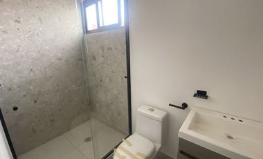 CASA EN VENTA, LOMAS BOULEVARES, REMODELADA ACABOS MINIMALISTA.