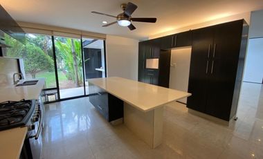 Casa en venta en Mérida, Privada Club de golf La Ceiba ( Mangos 29)