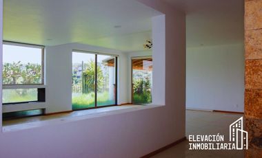 Residencia en Venta  en La Estadía, Zona Esmeralda con gran jardín