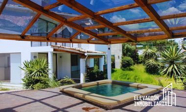 Residencia en Venta  en La Estadía, Zona Esmeralda con gran jardín