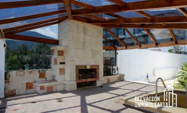 Residencia en Venta  en La Estadía, Zona Esmeralda con gran jardín