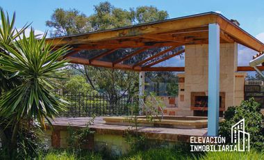 Residencia en Venta  en La Estadía, Zona Esmeralda con gran jardín