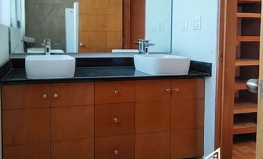 Residencia en Venta  en La Estadía, Zona Esmeralda con gran jardín