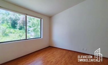 Residencia en Venta  en La Estadía, Zona Esmeralda con gran jardín