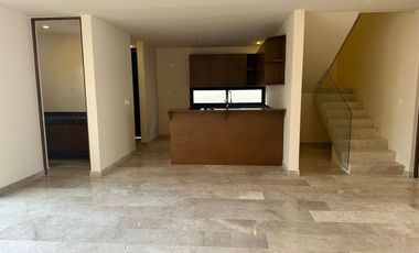 CASA RECIEN CONSTRUIDA EN PRIVADA A LA VENTA