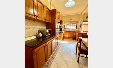 Casa  en Venta Haedo / Moron (B134 413)