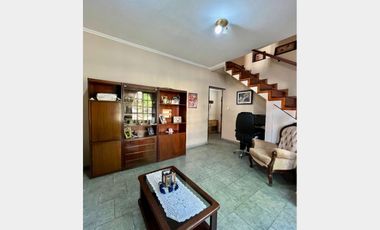 Casa  en Venta Haedo / Moron (B134 413)