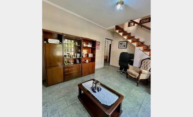 Casa  en Venta Haedo / Moron (B134 413)