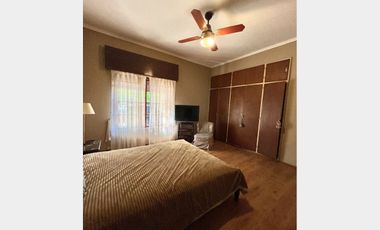 Casa  en Venta Haedo / Moron (B134 413)