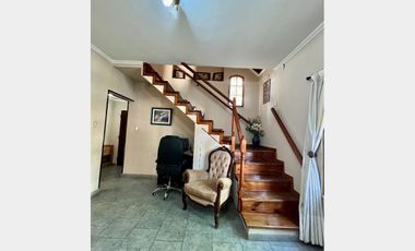 Casa  en Venta Haedo / Moron (B134 413)