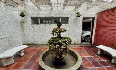 Casa esquinera de dos pisos en venta - Barrio Mirriñao Palmira Valle