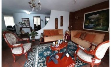 Casa esquinera de dos pisos en venta - Barrio Mirriñao Palmira Valle