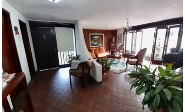 Casa esquinera de dos pisos en venta - Barrio Mirriñao Palmira Valle