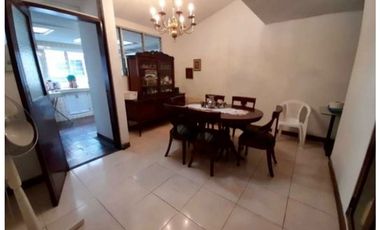 Casa esquinera de dos pisos en venta - Barrio Mirriñao Palmira Valle