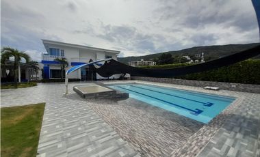 CASA CON PISCINA PRIVADA Y JACUZZI SAN MARCOS POBLADO RICAURTE CUND