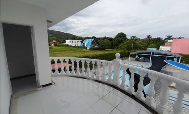 CASA CON PISCINA PRIVADA Y JACUZZI SAN MARCOS POBLADO RICAURTE CUND