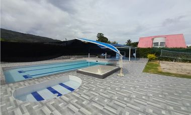 CASA CON PISCINA PRIVADA Y JACUZZI SAN MARCOS POBLADO RICAURTE CUND