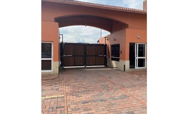 VENTA CASA EN CONJUNTO CON CLUB HOUSE , CHIA