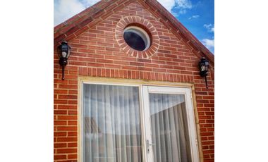 VENTA CASA EN CONJUNTO CON CLUB HOUSE , CHIA
