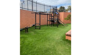 VENTA CASA EN CONJUNTO CON CLUB HOUSE , CHIA