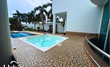 Espectacular Casa Campestre con Salón de Juegos en Verdesol, Melgar