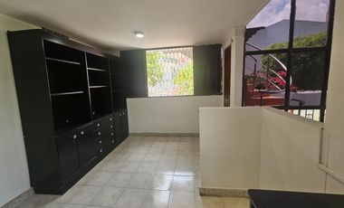 Se-vende-casa-en-conjunto-2-habitaciones-con-estudio-barrio-ciudad-jardín-barranquilla