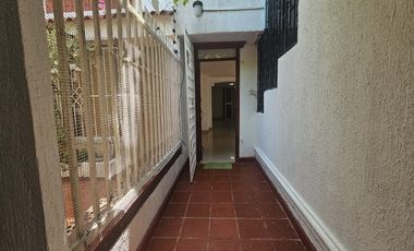 Se-vende-casa-en-conjunto-2-habitaciones-con-estudio-barrio-ciudad-jardín-barranquilla