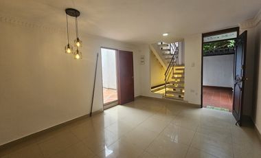 Se-vende-casa-en-conjunto-2-habitaciones-con-estudio-barrio-ciudad-jardín-barranquilla