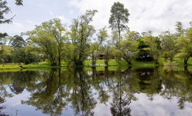 Vendo finca en Llanogrande, con lago, cerca a todo MGE
