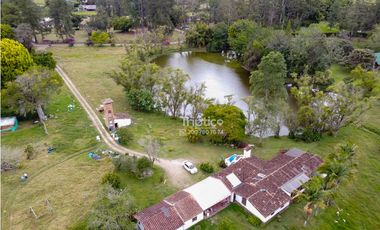 Vendo finca en Llanogrande, con lago, cerca a todo MGE
