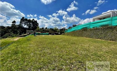 LOTE EN CONJUNTO CERRADO LISTO PARA CONSTRUIR DE 3.800 M2