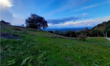 Venta de Lote en Unidad Cerrada Capiro Alto