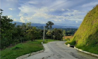 Venta de Lote en Unidad Cerrada Capiro Alto