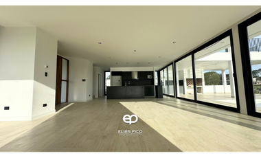 VENTA Exclusiva Casa 5 amb A ESTRENAR en Barrio Rumencó Joven