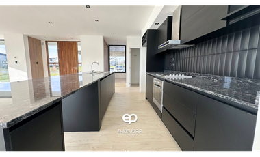 VENTA Exclusiva Casa 5 amb A ESTRENAR en Barrio Rumencó Joven