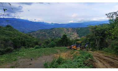 Venta de lotes desde 1889 M2 en 90 mill en La Mesa Cund, a 20 Minutos