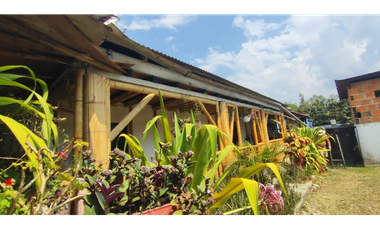 En venta casalote de 500 M2 en 380 mill en La Mesa Cund, COL