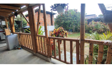 En venta casalote de 500 M2 en 380 mill en La Mesa Cund, COL