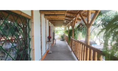 En venta casalote de 500 M2 en 380 mill en La Mesa Cund, COL