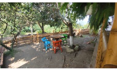 En venta casalote de 500 M2 en 380 mill en La Mesa Cund, COL