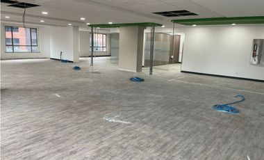ARRIENDO OFICINA EN ZONA FINANCIERA DE BOGOTA