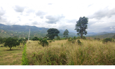 Lotes de 2000 M2 en urbanización, 200 mill en La Mesa Cund, COL.