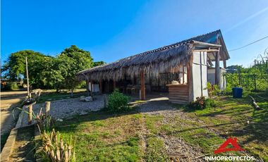 Lote con local a 5 min de la playa en Palomino, La Guajira