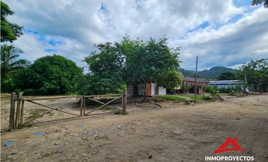 Lote con local a 5 min de la playa en Palomino, La Guajira
