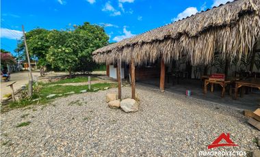 Lote con local a 5 min de la playa en Palomino, La Guajira